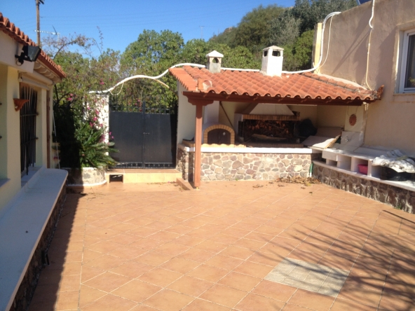 therealtyagency-aigina-backyard-barbecue