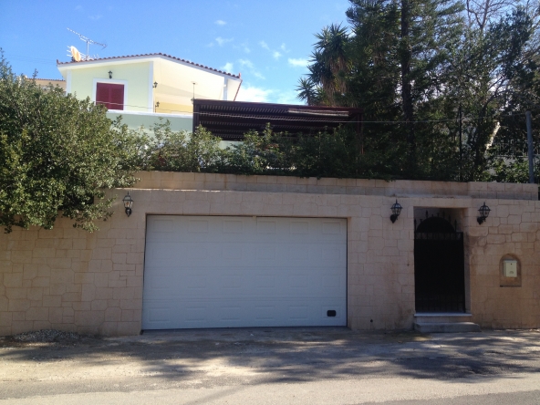 therealtyagency-aigina-garage-1